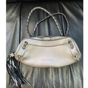 CHANEL Metallic Lambskin Shoulder Bag in Silver